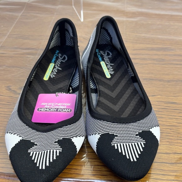 Sketchers Cleo Sherlock knit flats . Size 8. NWOT. - Picture 3 of 6